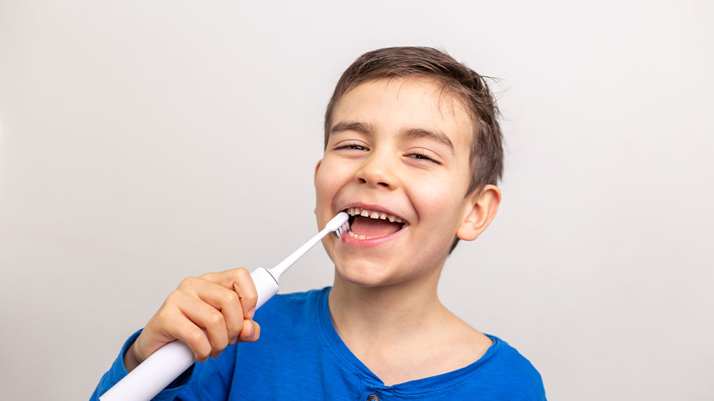 Dětský elektrický zubní kartáček Oral-B Vitality Pro Kids Disney + pouzdro