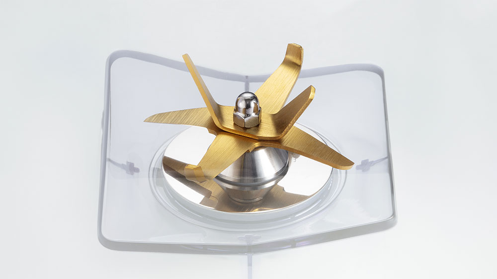 Síla titanového zlata ve vašich službách