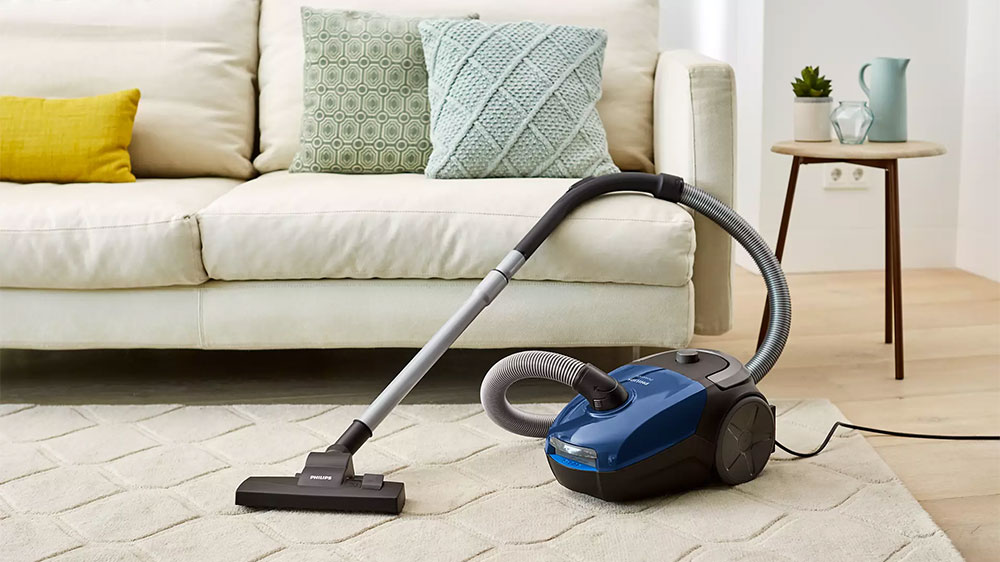 Sáčkový vysavač Philips PowerGo FC8240/09 v obýváku_03