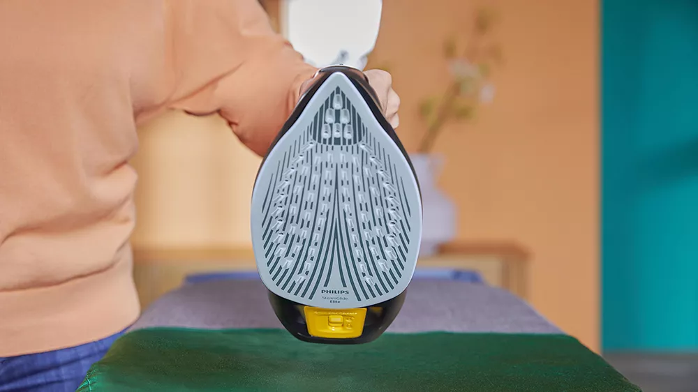 Philips Azur 8000 Series napařovací žehlička DST8020/20