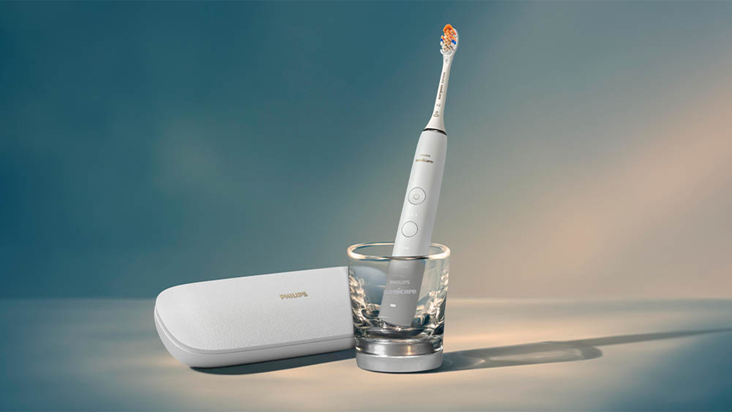 Sonicky elektrick&yacute; zubn&iacute; kart&aacute;ček HX9911/19 Philips Sonicare 9000 DiamondClean b&iacute;l&eacute; barvy v nab&iacute;jec&iacute; sklenici s cestovn&iacute;m pouzdrem