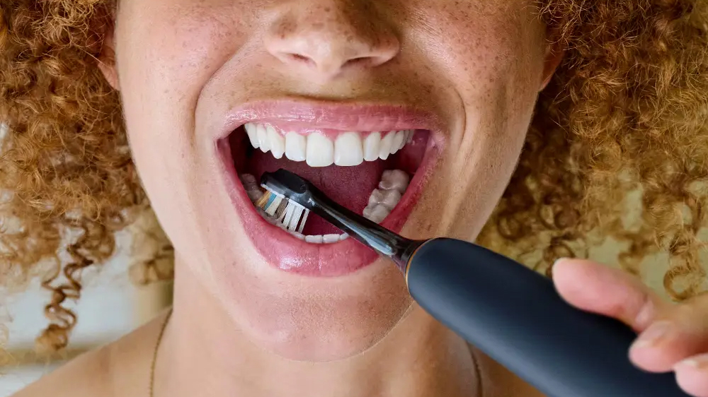 Snadná výměna náhradní hlavice Philips Sonicare Premium All-in-One HX9092/88_03