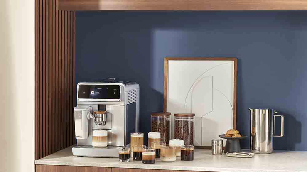 Philips 8000 Series LatteGo Automatický kávovar EP8757/20 s připravenou kávou_02