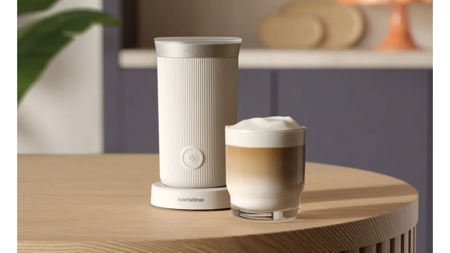 Napěňovač ml&eacute;ka Philips Baristina BAR311/00 s k&aacute;vou s na&scaron;lehan&yacute;m ml&eacute;kem