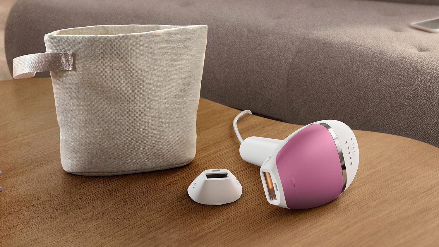 IPL epil&aacute;tor Philips Lumea IPL 8000 BRI934/00 na stole s puzdrom