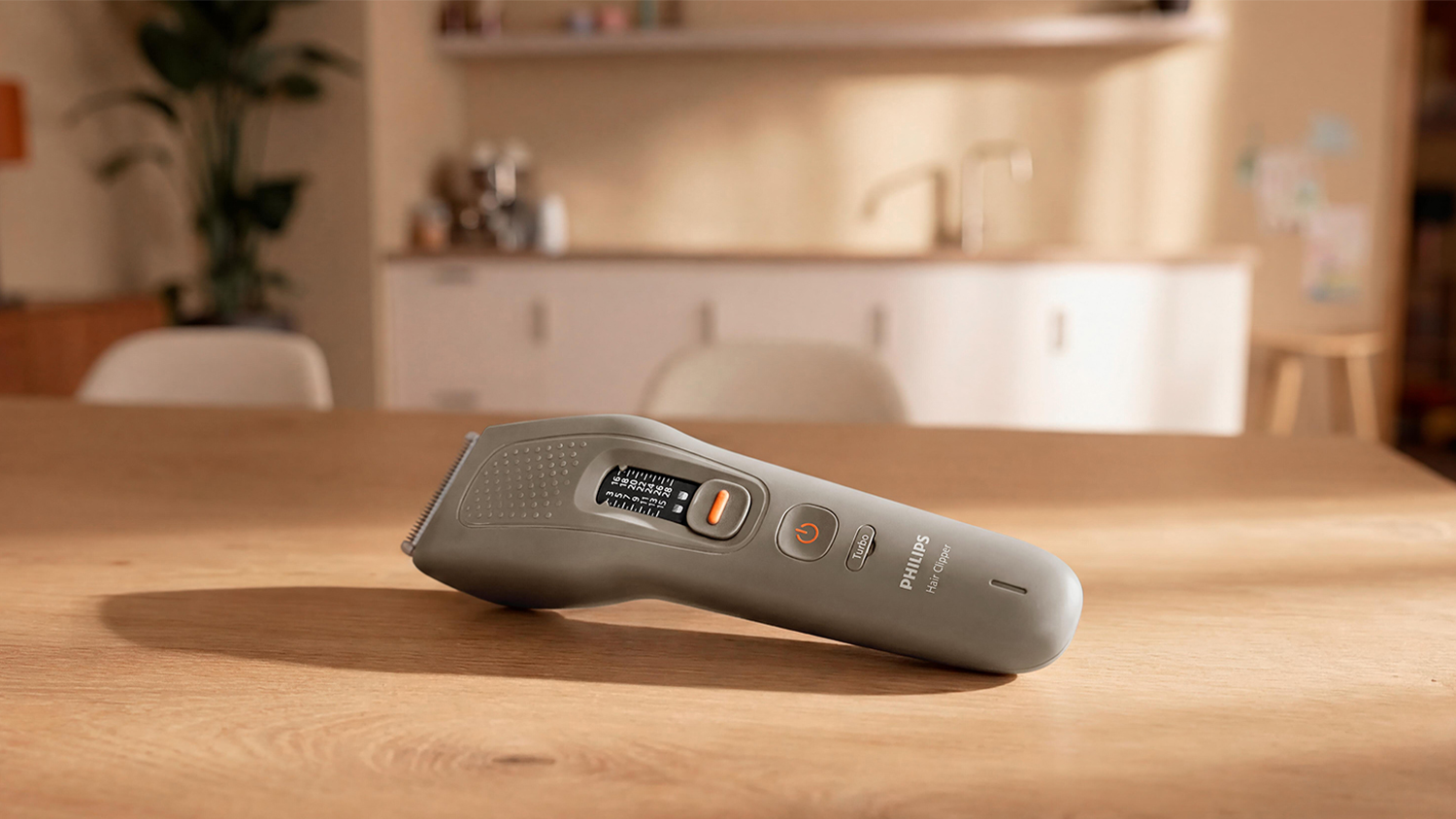 zastrihávač vlasov Philips Series 5000 položený na stole