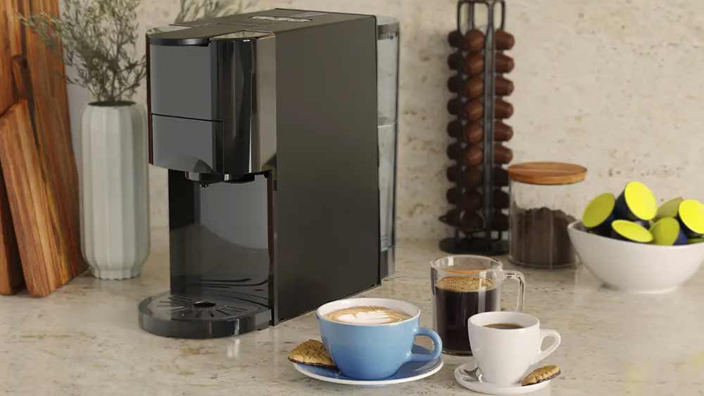 Kávovar Espresso Princess 249454 na kuchyňské lince s uvařenou kávou_03