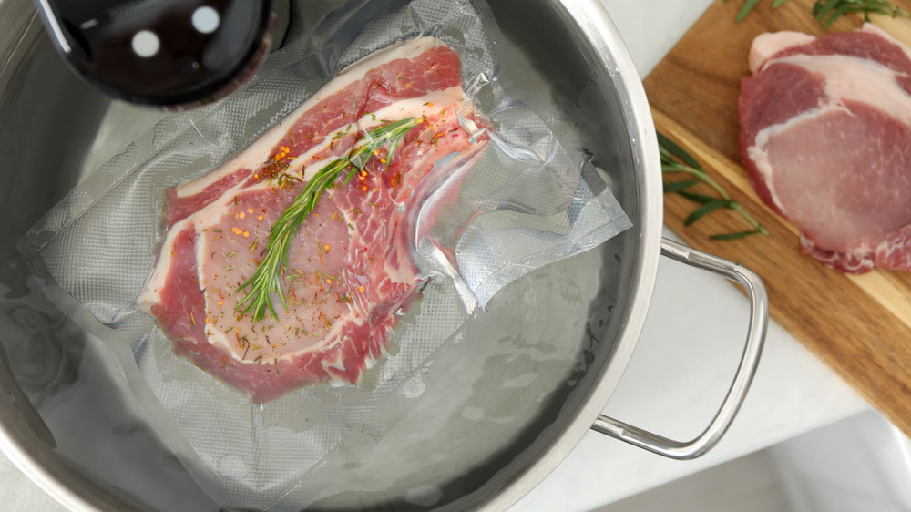 Vařič Sous Vide ProfiCook SV 1112 vařen&iacute; v pouzdru_03