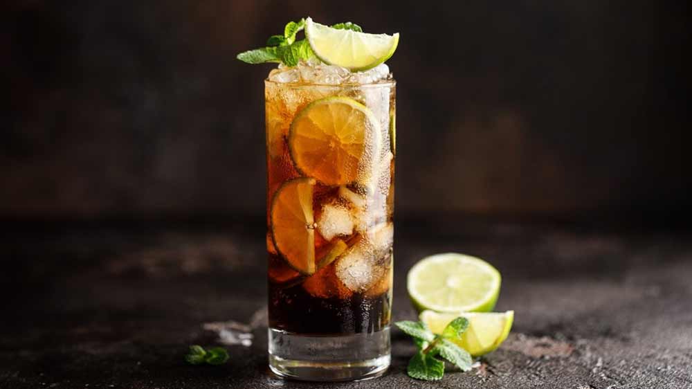 Osvěžuj&iacute;c&iacute; drink s ledem_02
