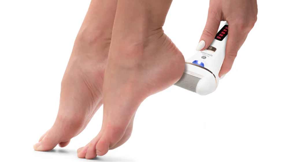 odstraňování ztvrdlé kůže na nohách elektrickým pilníkem RIO PEDI4_02