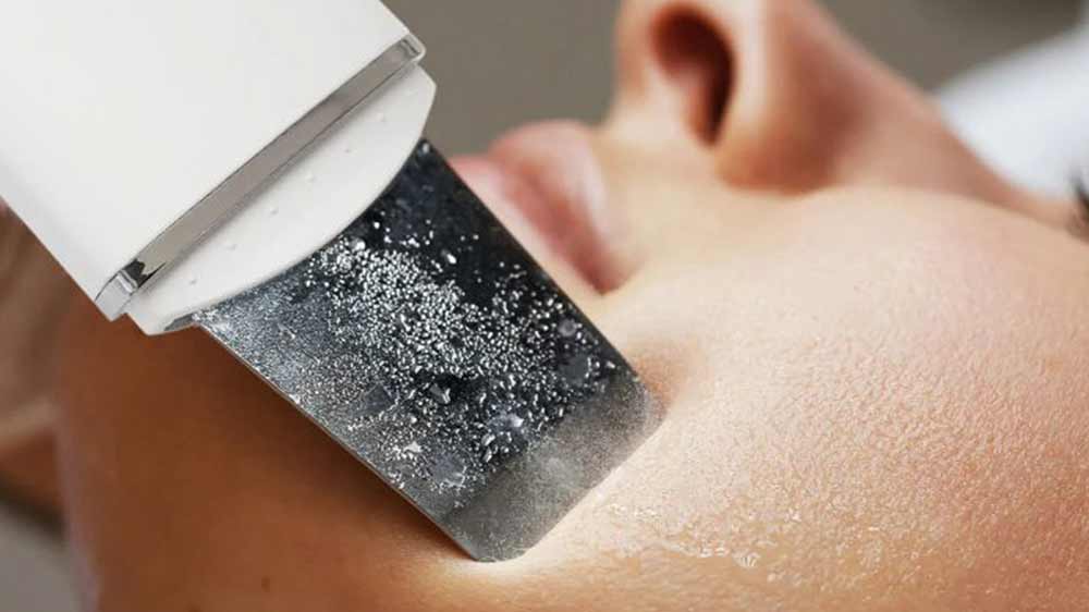 Použití ultrazvuková špachtle Rio FASC2 na pleti ženy _02