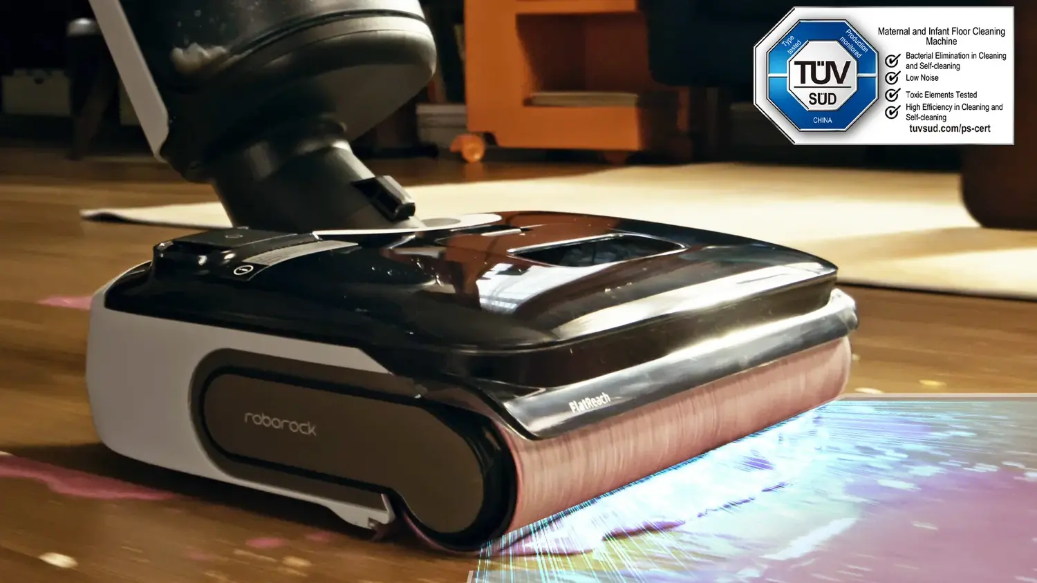Tyčový vysávač Roborock F25 vysáva nečistoty
