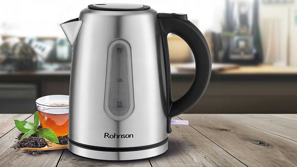 RYCHLOVARNÁ KONVICE ROHNSON R-7557 s šálkem čaje na lince_02