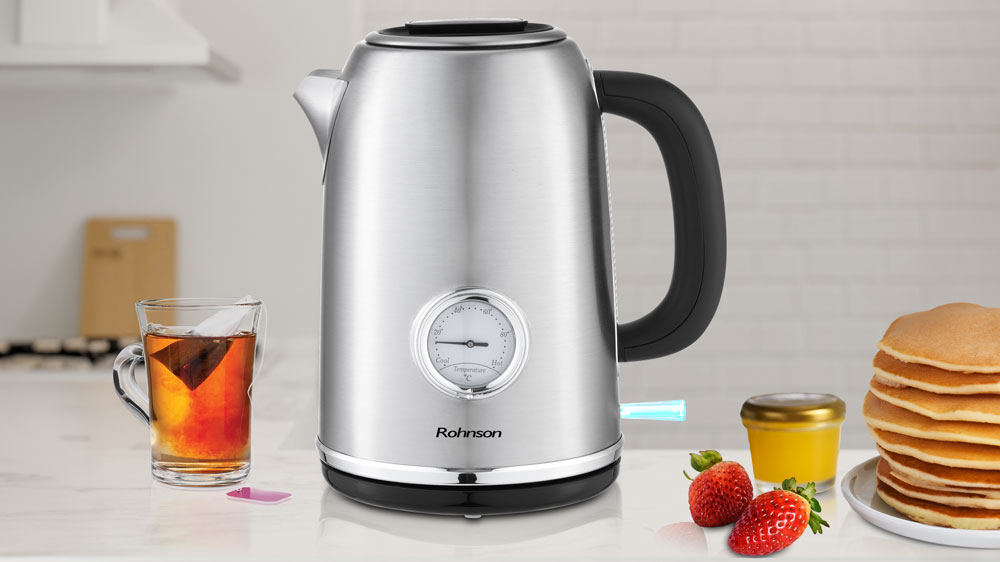 Rychlovarná konvice Rohnson R-760 v kuchyni_02