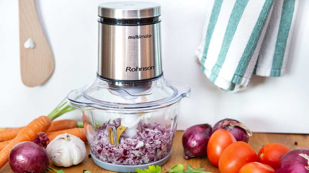 Sekáček potravin Rohnson R-5115 s připravovanými surovinami_02