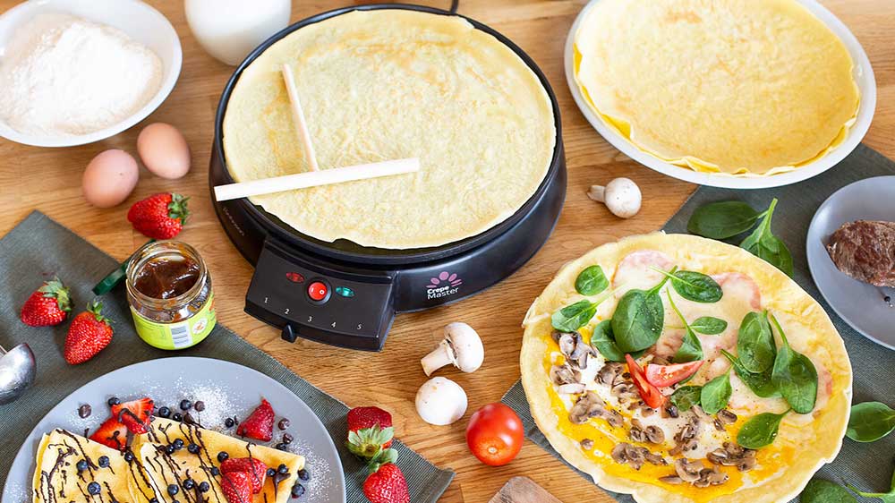 Palačinkovač Rohnson Crepe Master R-201 na kuchyňské lince, příprava palačinek_02