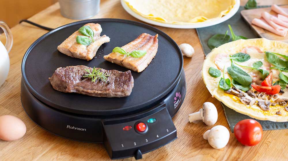 Palačinkovač Rohnson Crepe Master R-201 na kuchyňské lince, příprava masa_03