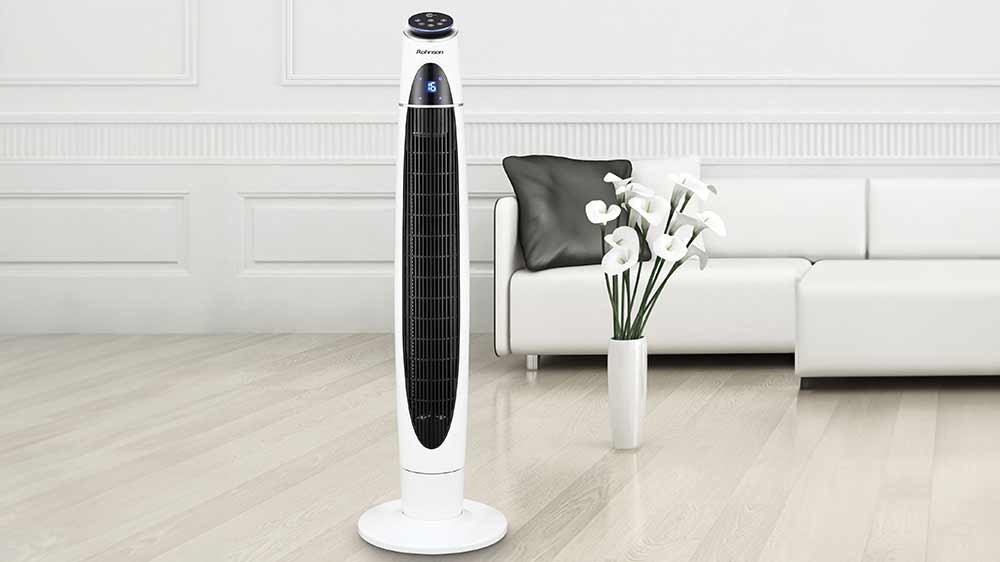 Sloupový ventilátor Rohnson R-818 Breeze postavený v obýváku_03