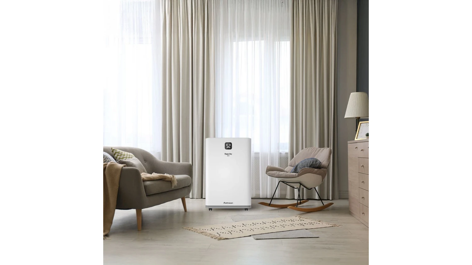 Odvlhčovač vzduchu Rohnson R-9160 v obývacím pokoji