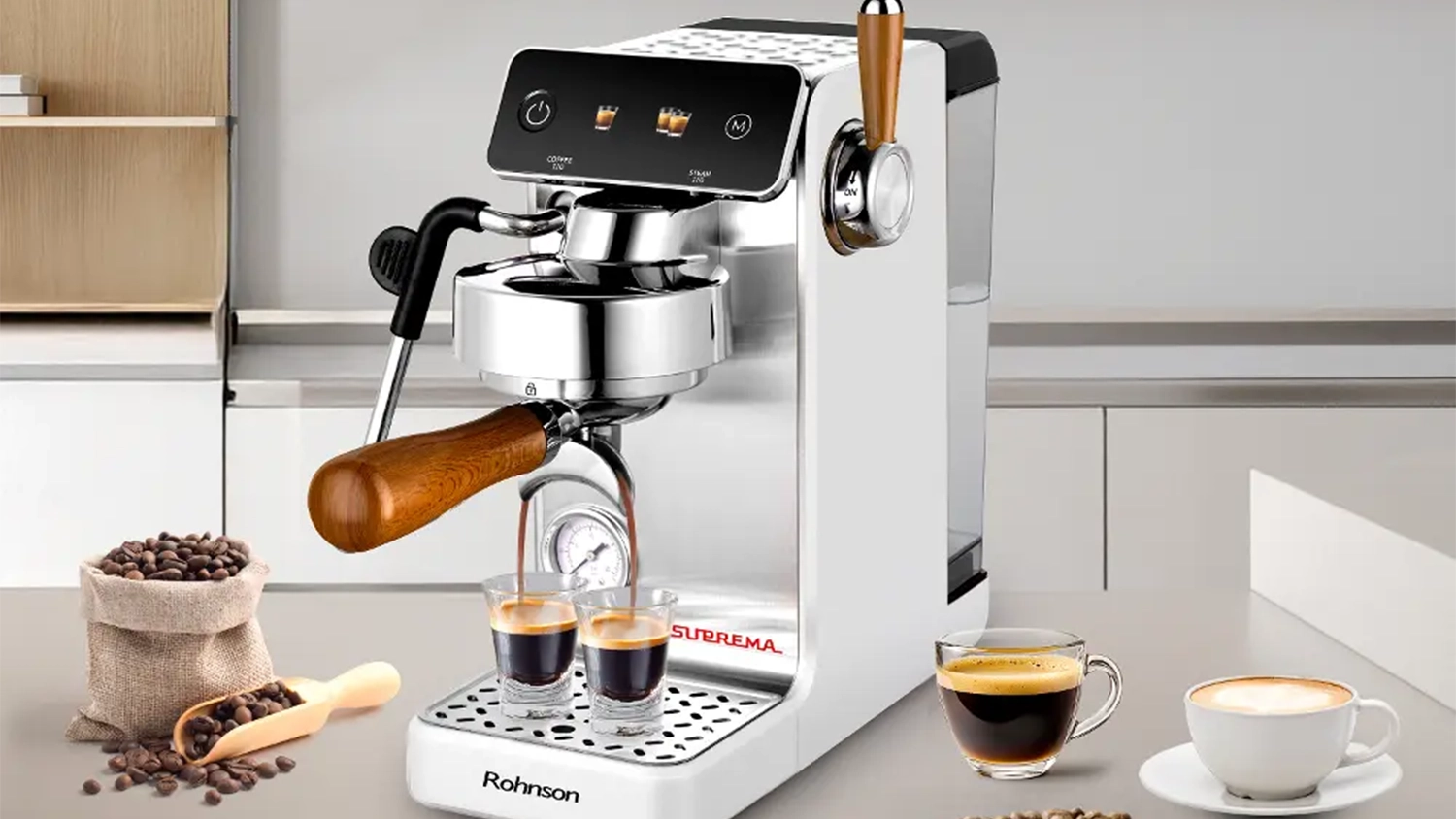 P&aacute;kov&eacute; espresso Rohnson R-98300 na kuchyňsk&eacute; lince s hrnky k&aacute;vy_02