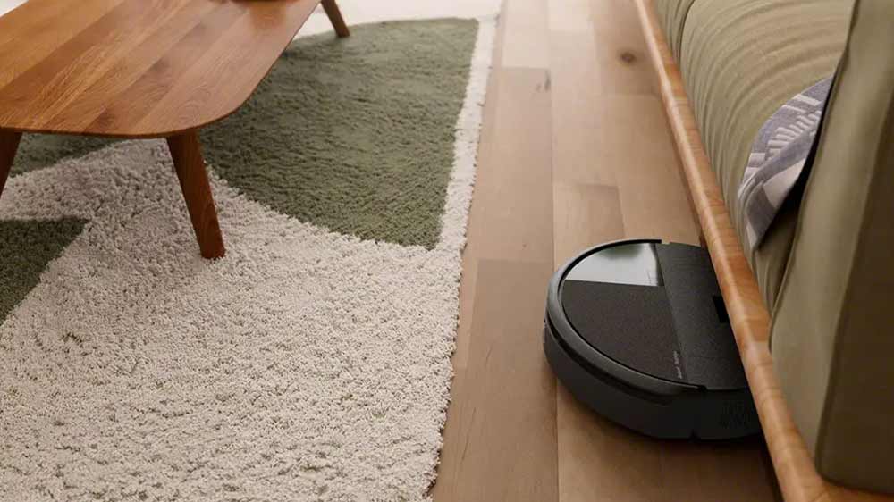 Robotický vysavač iRobot Roomba 205 uklízí v obývacím pokoji_02