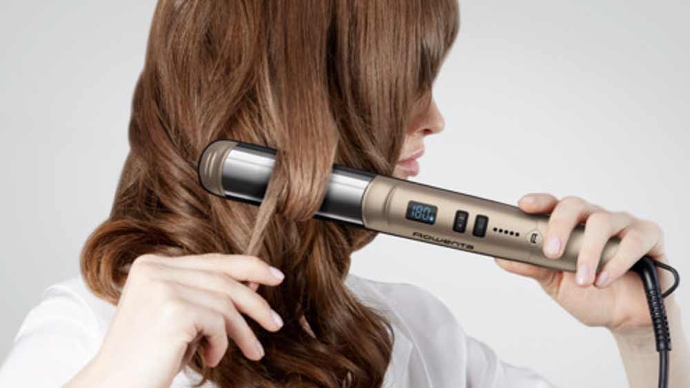 Natáčení vlasů žehličkou na vlasy Rowenta SF4641F0_03