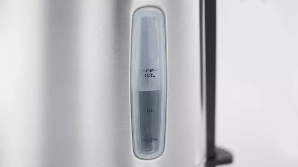 Modern&iacute; n&aacute;levka konvice Russell Hobbs_02
