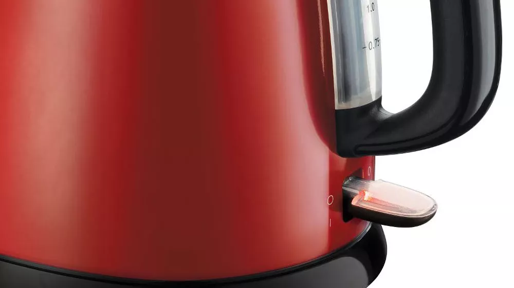 Ukazatel množstv&iacute; vody v konvici Russell Hobbs Colour Plus Red Mini_02