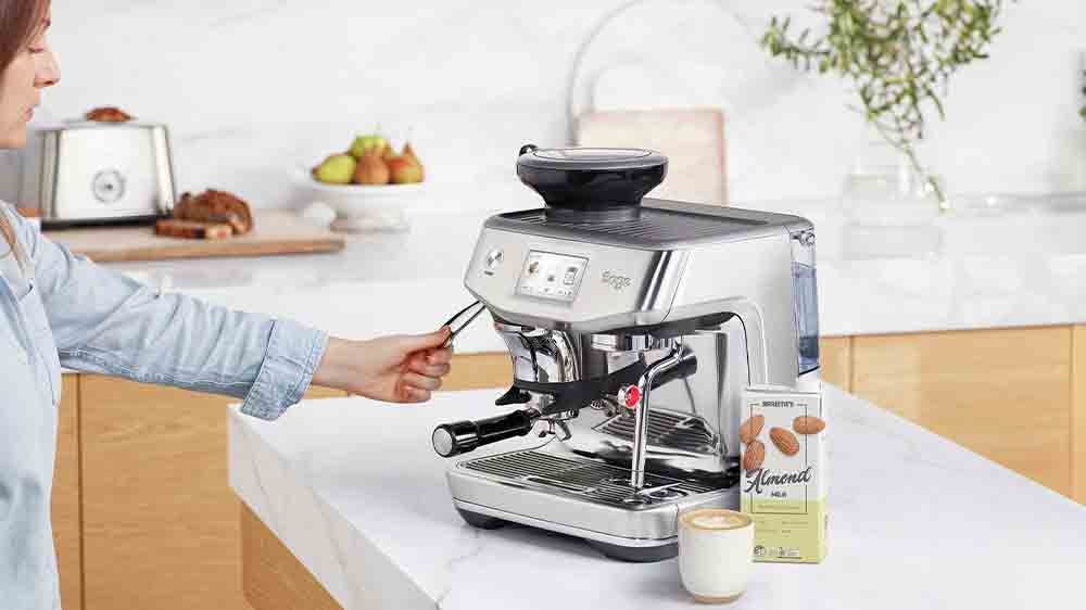 Příprava kávy z alternativních typů mléka s pákovým Espressem Sage SES882BSS _02