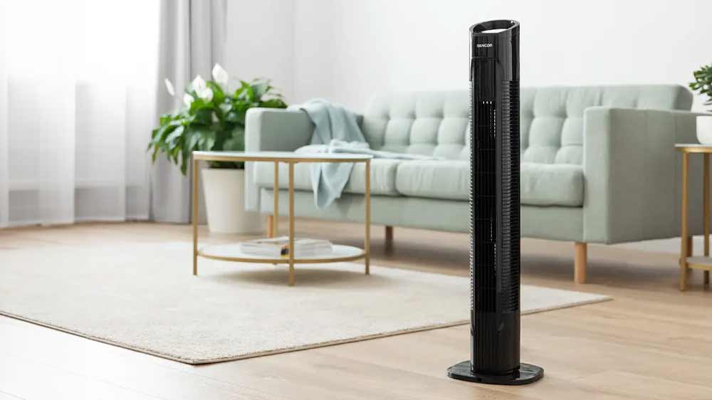 Sloupový ventilátor Sencor SFT 3113BK v obývacím pokoji_02