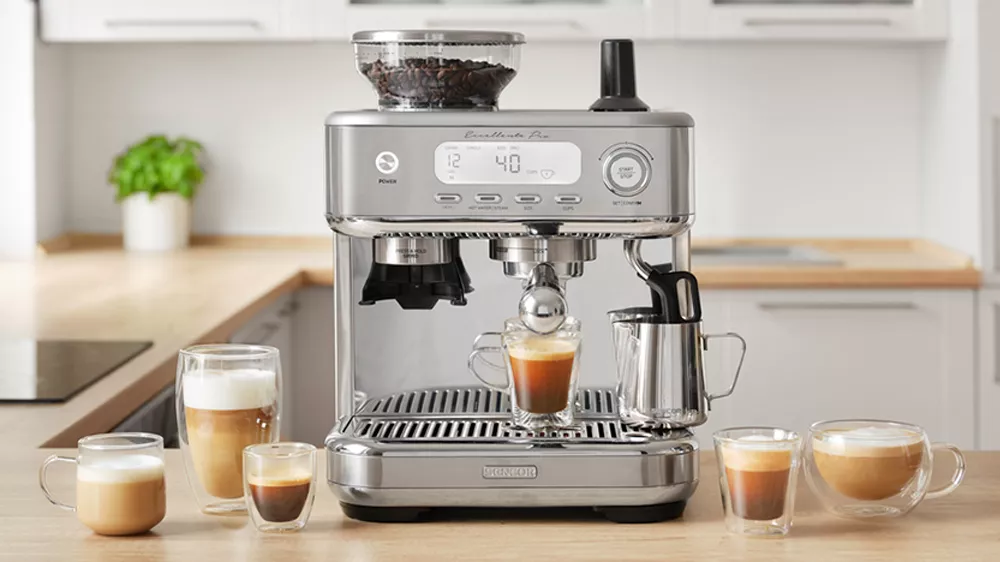 Sencor SES 6050SS lever coffee machine with various coffees_02