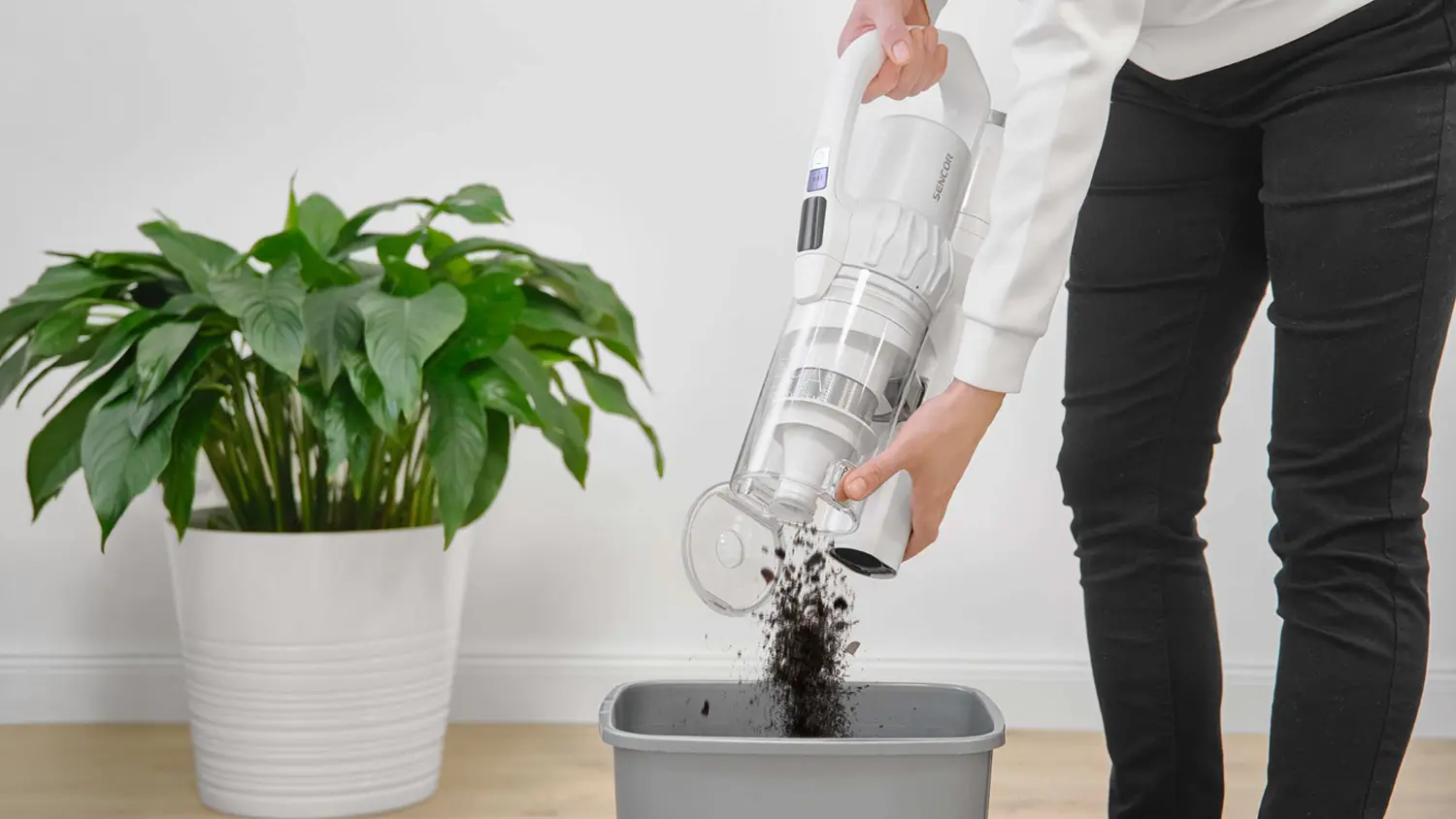 Sencor SVC 9829WH – Bezproblémová údržba
