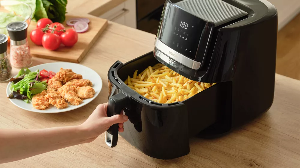 Horkovzdu&scaron;n&aacute; frit&eacute;za Sencor SFR 6550BK