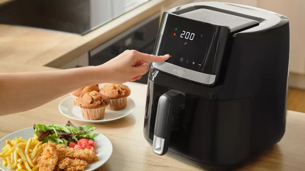 Horkovzdu&scaron;n&aacute; frit&eacute;za Sencor SFR 6550BK