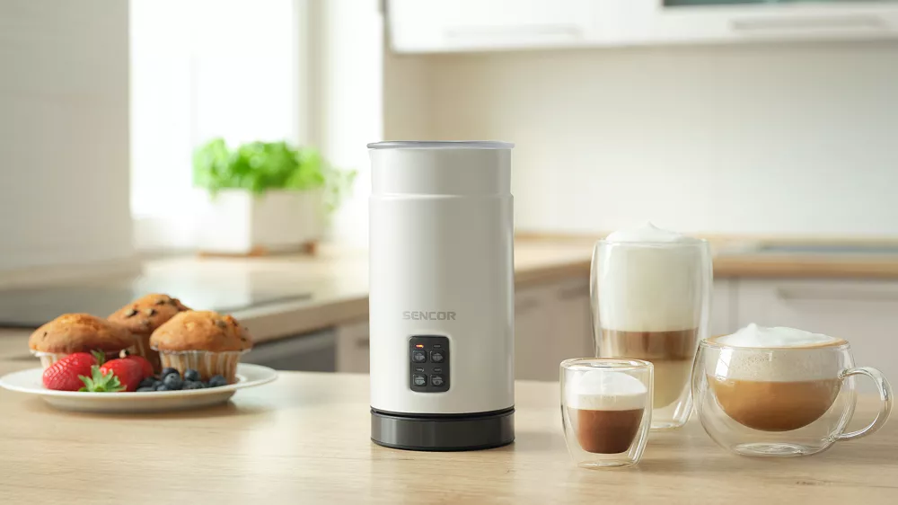 Napěňovač ml&eacute;ka Sencor SMF 2030WH v kuchyni_04