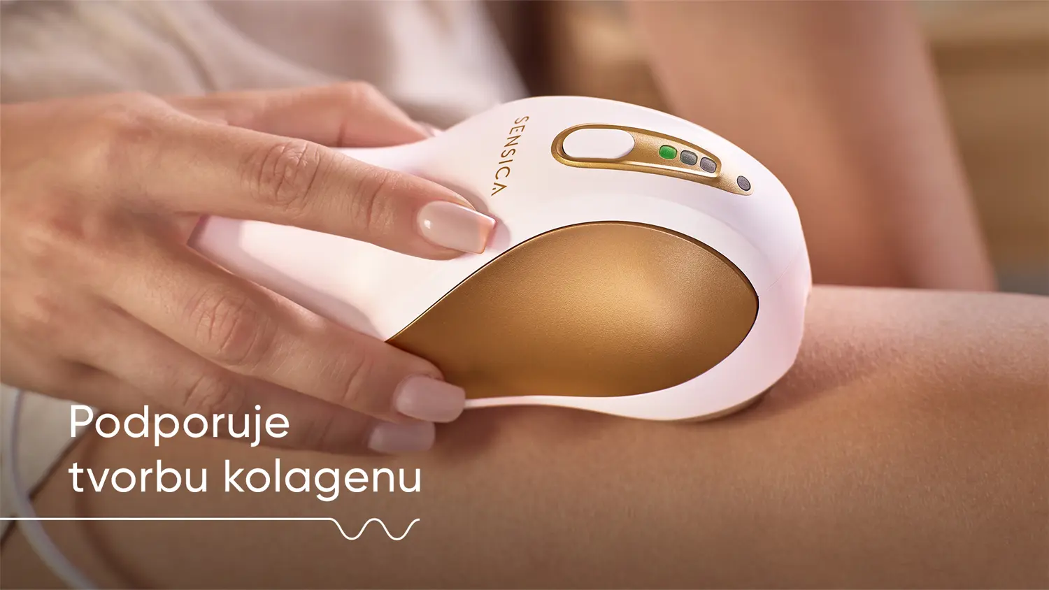 Přiblížený záběr na zařízení Sensica Sensifirm ošetřující nohu