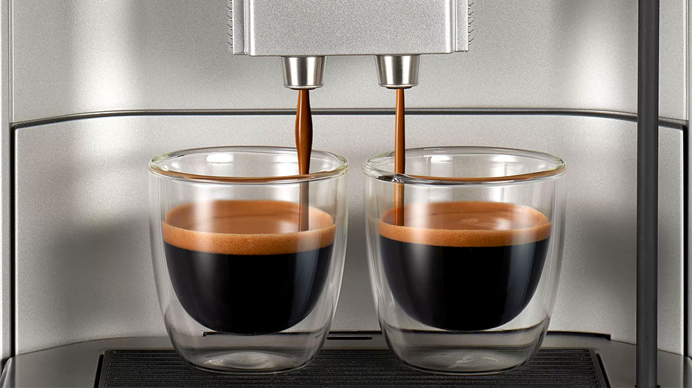 Plnoautomatický kávovar Siemens TE653M11RW příprava kávy_02