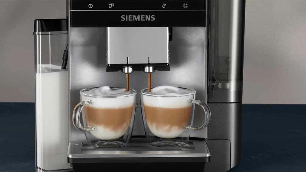 Automatick&yacute; k&aacute;vovar Siemens TQ717R03 připrav&iacute; dva &scaron;&aacute;lky najednou_05