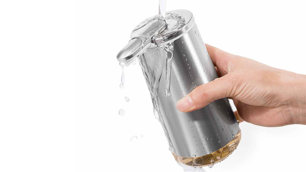 Bezdotykový dávkovač pěny Simplehuman ST1062 pod tekoucí vodou_03