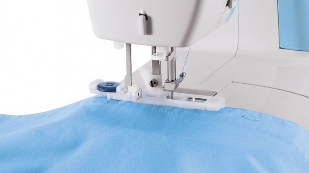 Šicí stroj Singer Simple 3221 obšívání okrajů_02