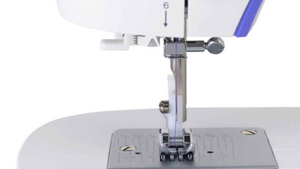 Pracovní plocha šicího stroje Singer M3405_04