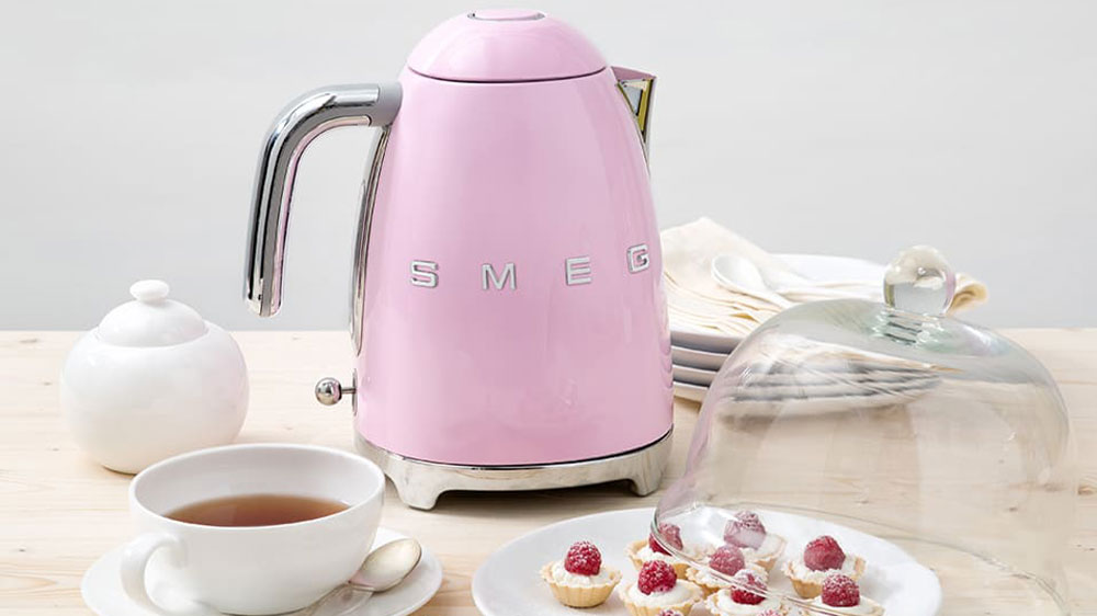 Konvice SMEG KLF03 v dom&aacute;cnosti_02