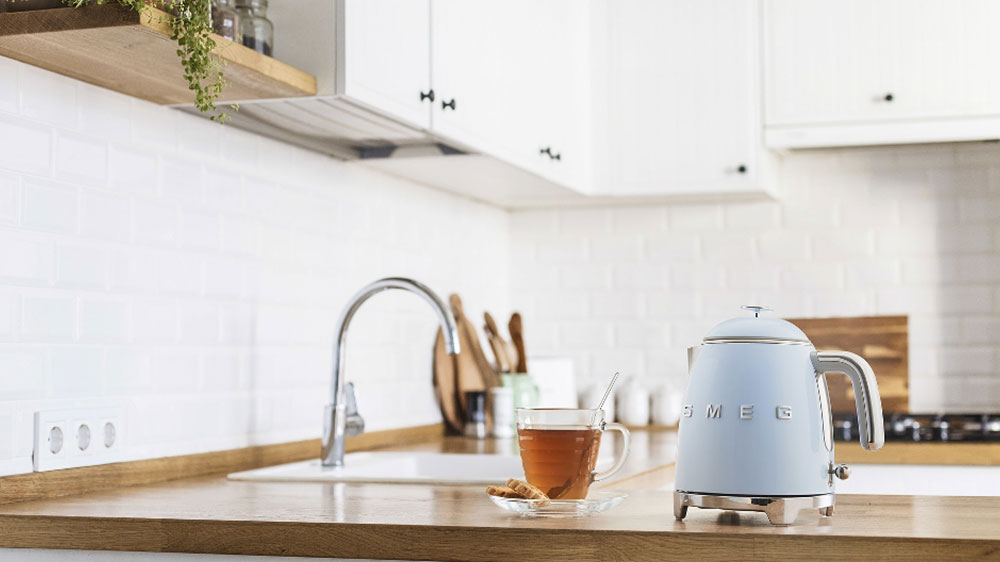 Rychlovarn&aacute; konvice SMEG KLF05PBEU_03