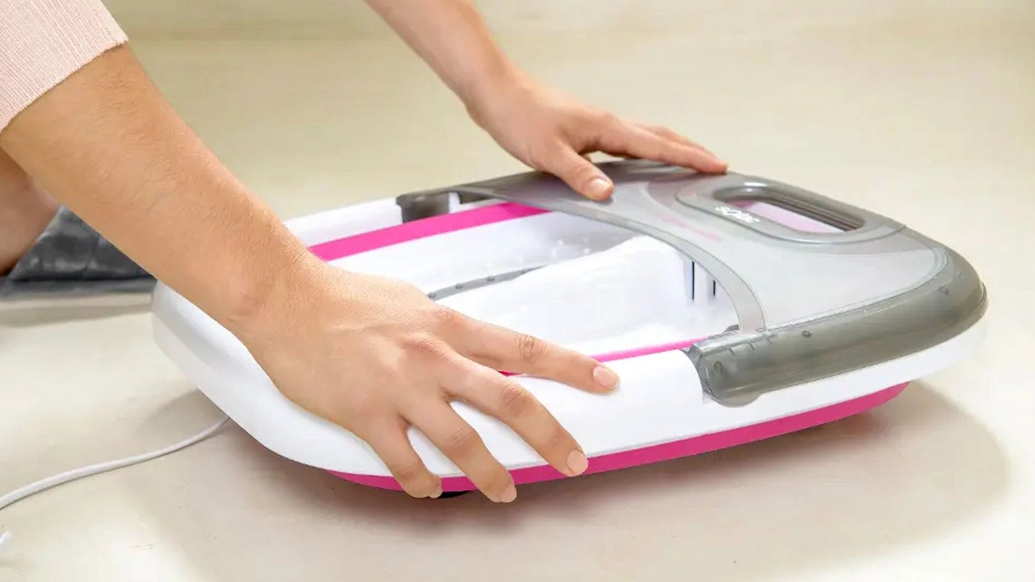 Skládání masážního přístroje Solac ME7756 Therma Hydro
