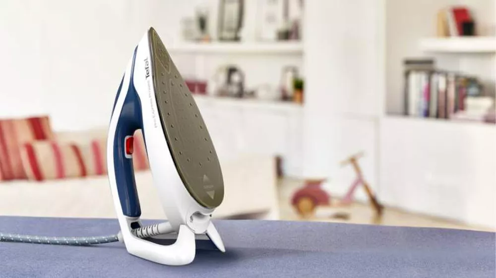 Žehlička parního generátoru Tefal PRO EXPRESS PROTECT GV9221E0_03