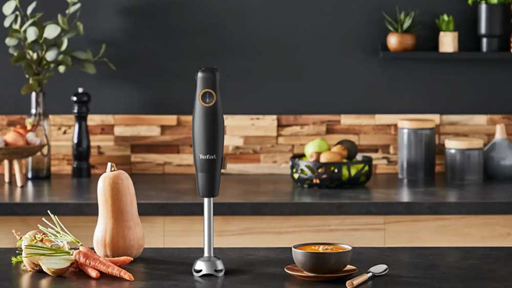 Tyčový mixér Tefal HB46E838 na kuchyňské lince_02