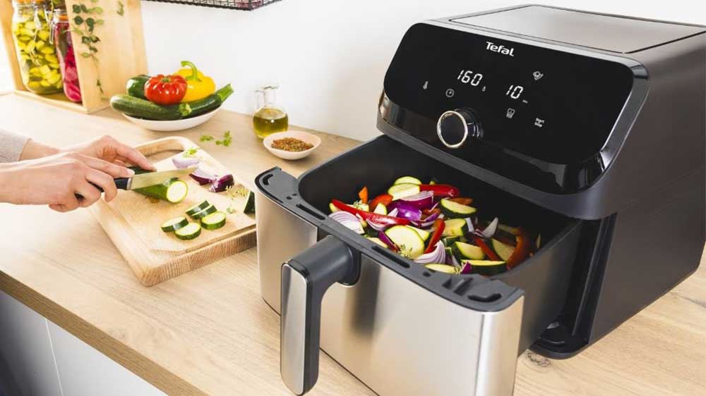Příprava zeleniny v horkovzdušné fritéze Tefal EY855D10_04
