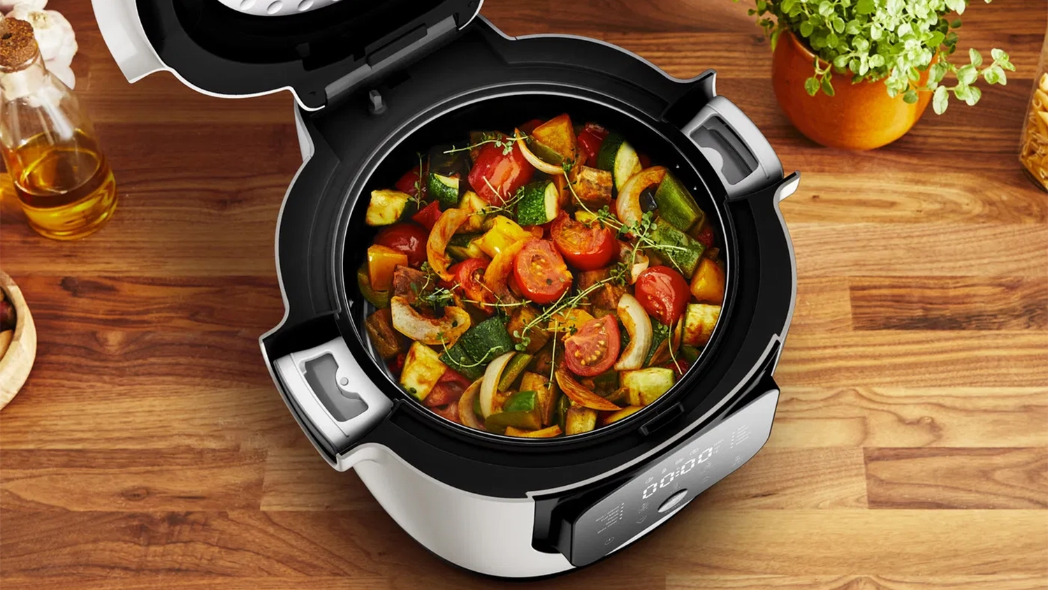 Multifunkční hrnec Tefal MY700BF0 s připravovaným pokrmem