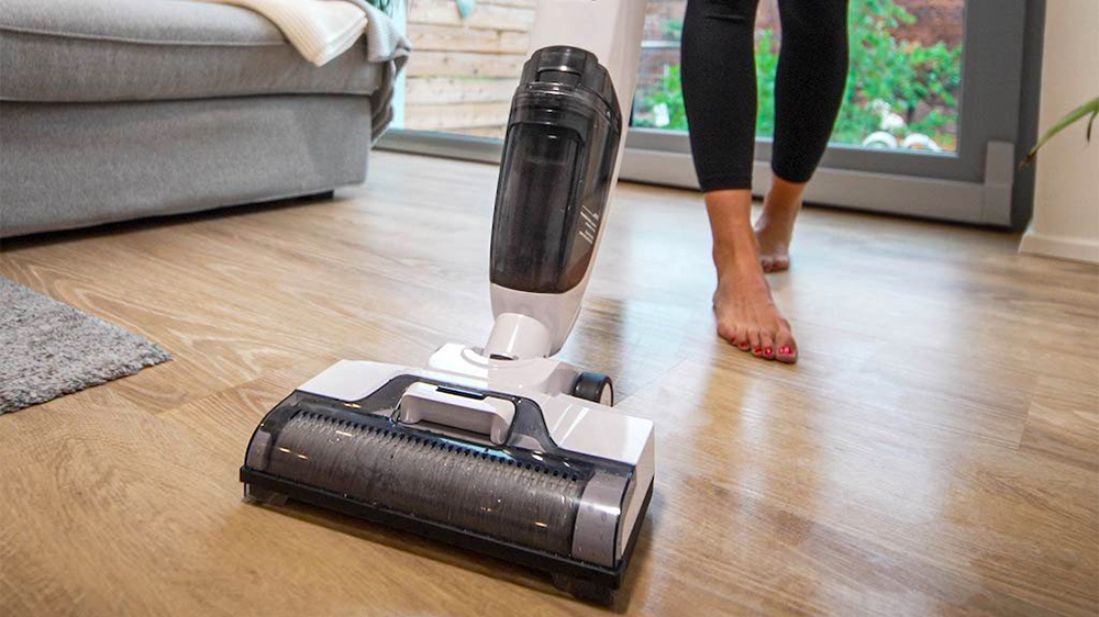 Úklid vysavačem Tesla AquaStar AQ500 3v1, bílá_02