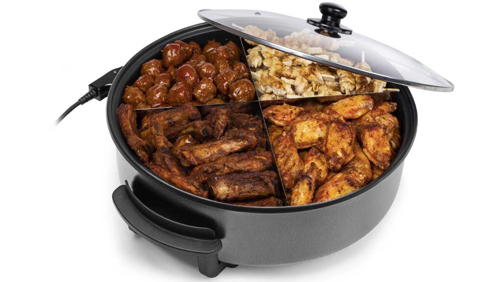 Pánev rozdělená na 4 části a v každé je jeden druh pokrmu_02